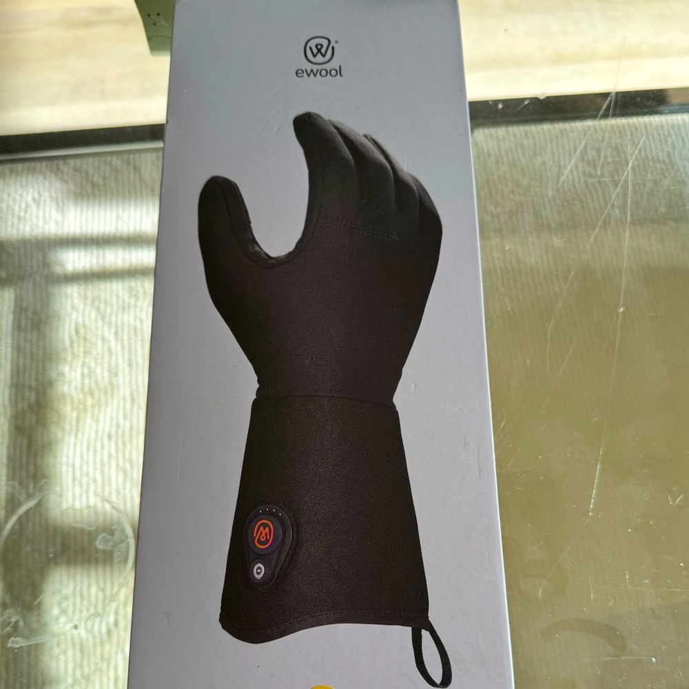 Heated glove liners NWT size large